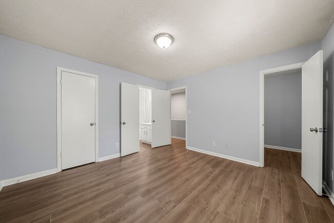 Building Photo - 5861 Dunn Rd