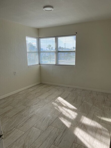 Building Photo - 600 Riverview Blvd
