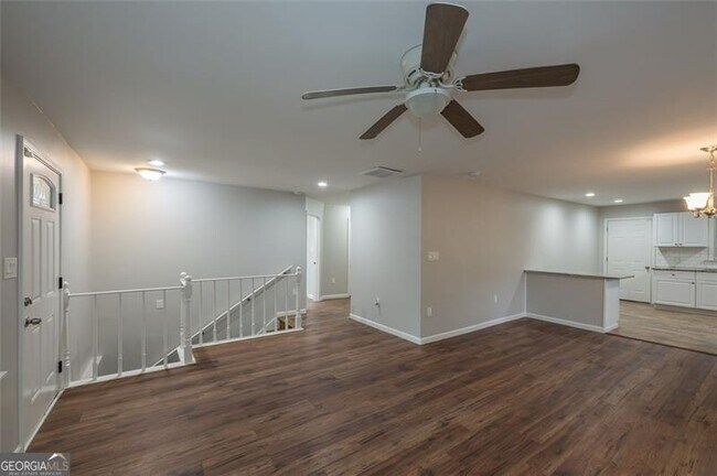 Building Photo - 257 Barfield Ave SW