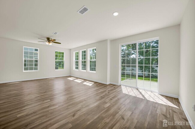Building Photo - 228 Park Ln