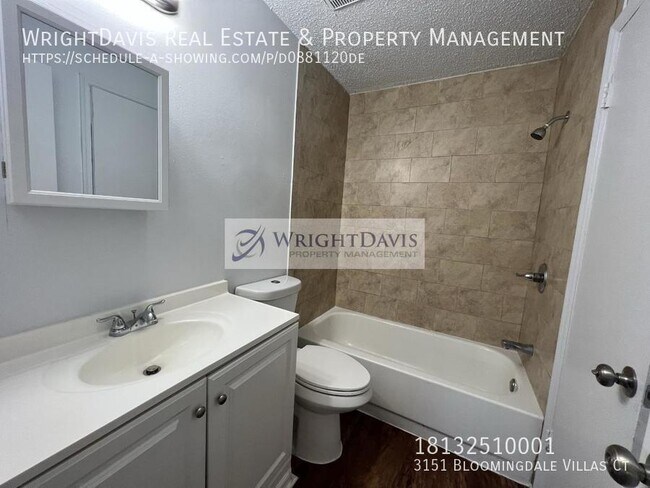 Building Photo - 3151 Bloomingdale Villas Ct