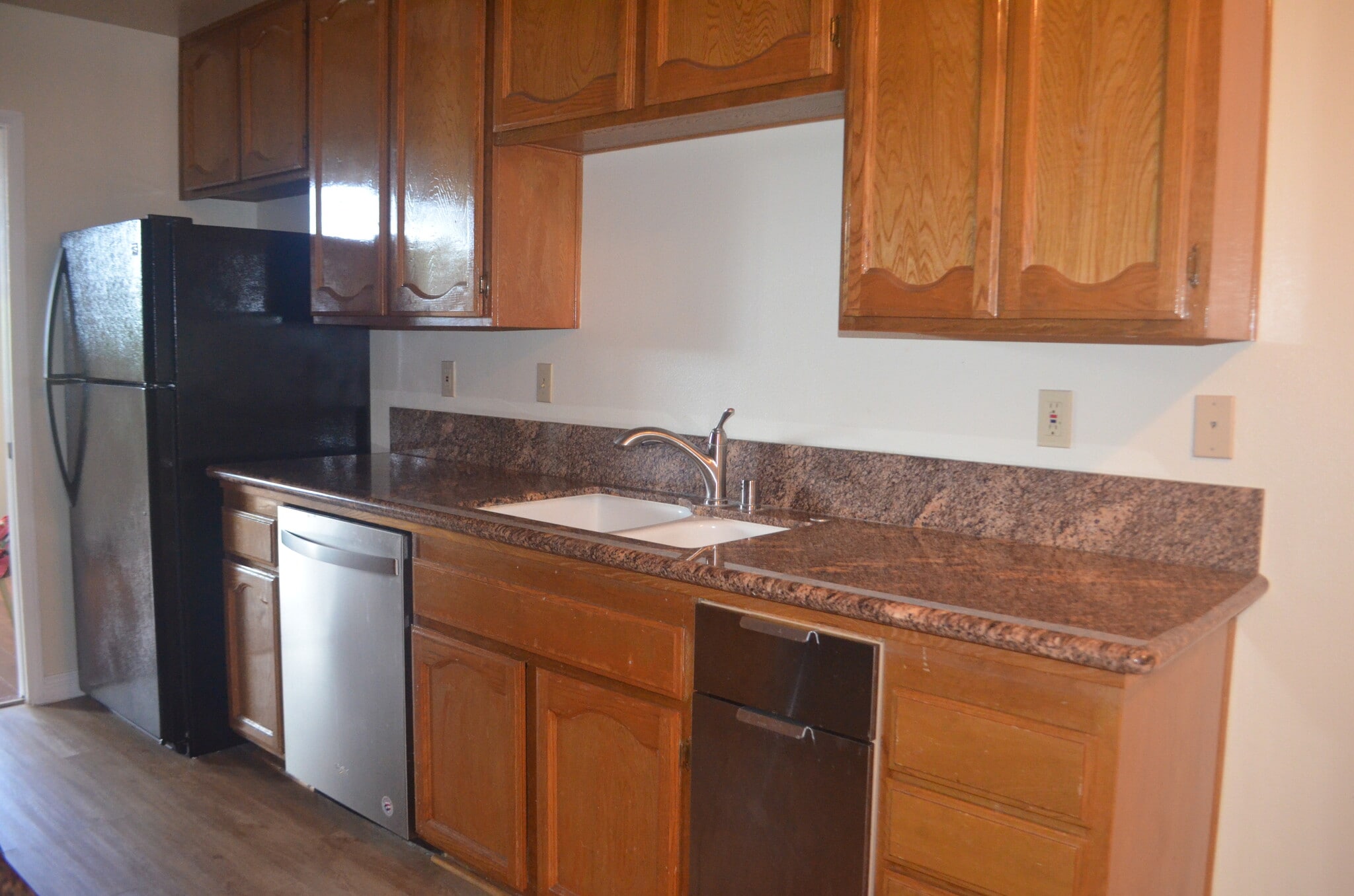 Kitchen - 330 Cordova St