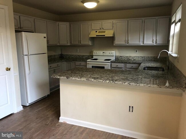 Building Photo - 203 Knollwood Ct