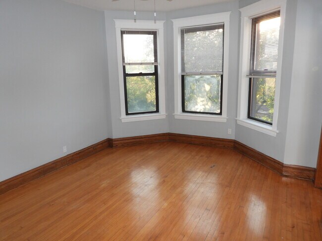 Building Photo - 2519 S Millard Ave