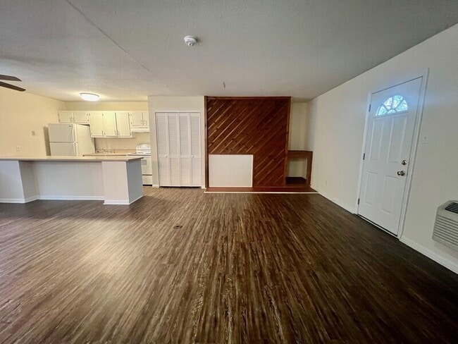 Building Photo - 1418 Riverview Rd
