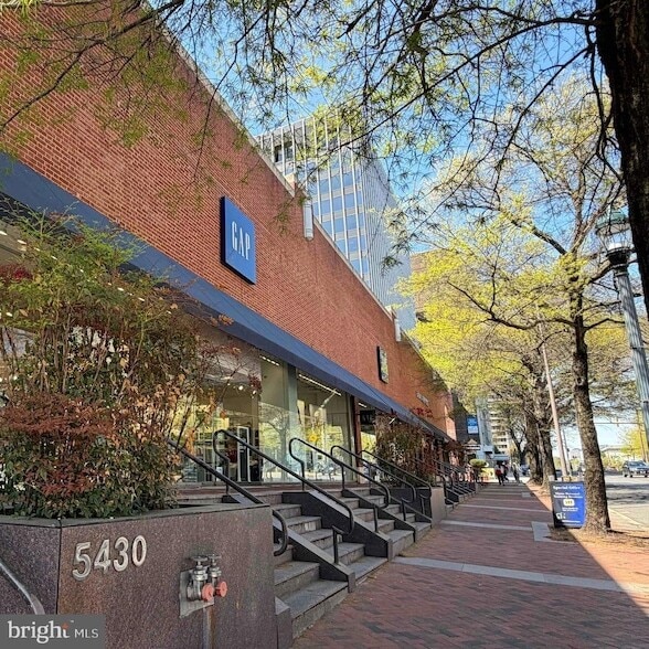 Building Photo - 5500 Friendship Blvd