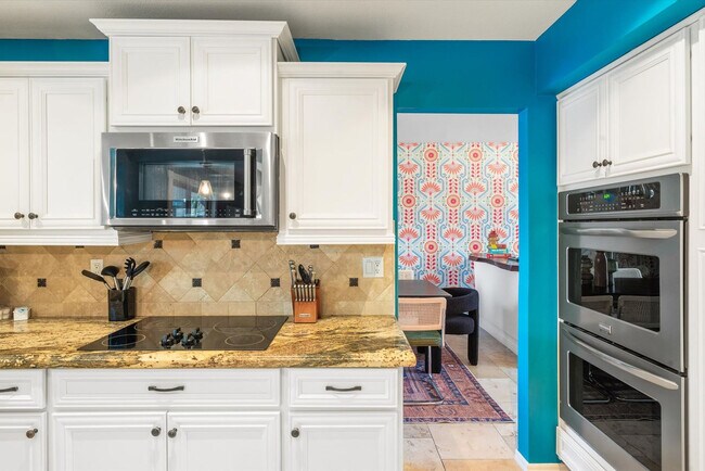 Building Photo - 7804 W Pershing Ave