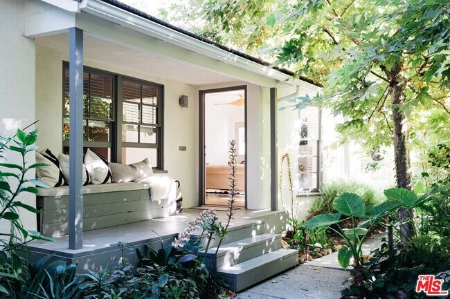 Primary Photo - 2230 Fink St