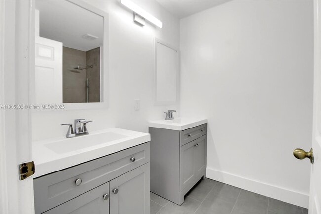 Building Photo - 13505 SW 122nd Ave