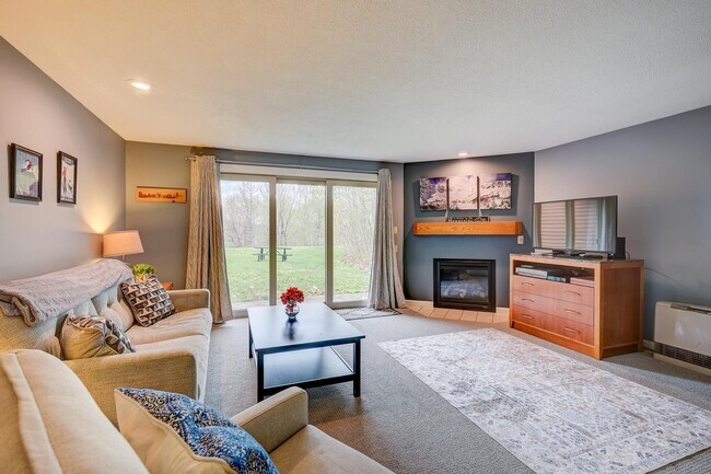Building Photo - F37 Nordic Village Ln