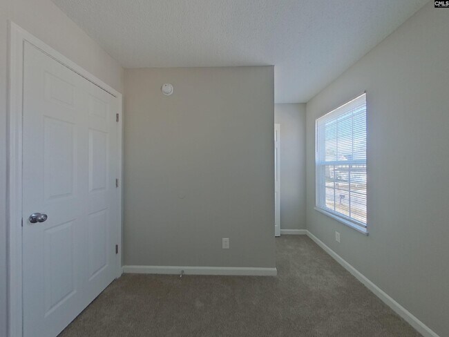 Building Photo - 521 Halleck Ln