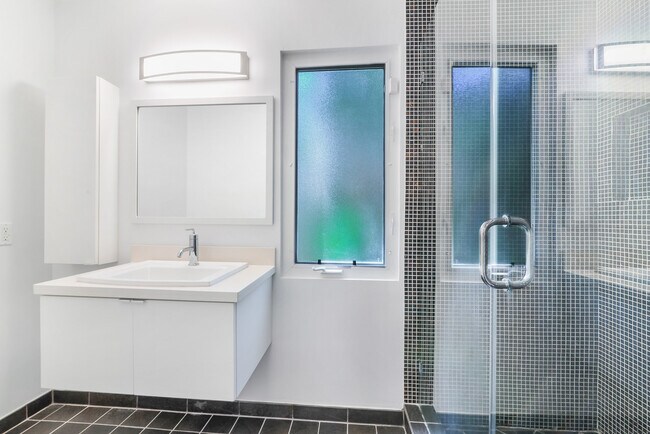 Building Photo - 147 Golden Beach Dr