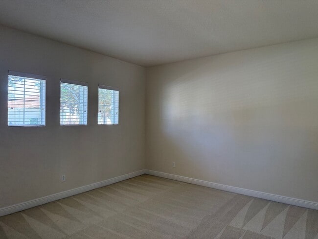 Building Photo - 2740 Swoop Cir