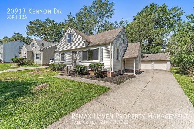 Building Photo - 20913 Kenyon Dr, Maple Hts - Spacious, Jus...