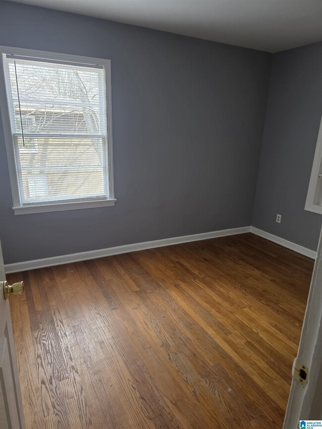 Building Photo - 529 Camellia Rd