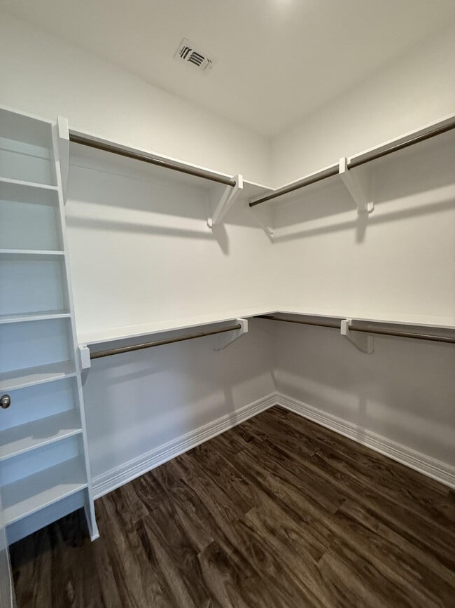 Building Photo - 209 Shirey Ln