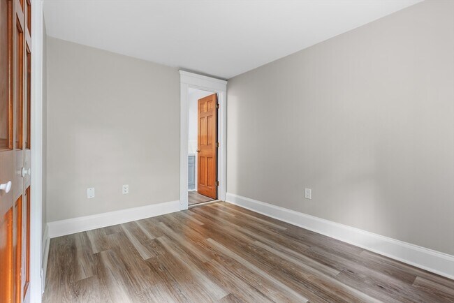 Building Photo - 141 Longwood Ave