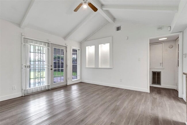 Building Photo - 7027 Log Hollow Dr