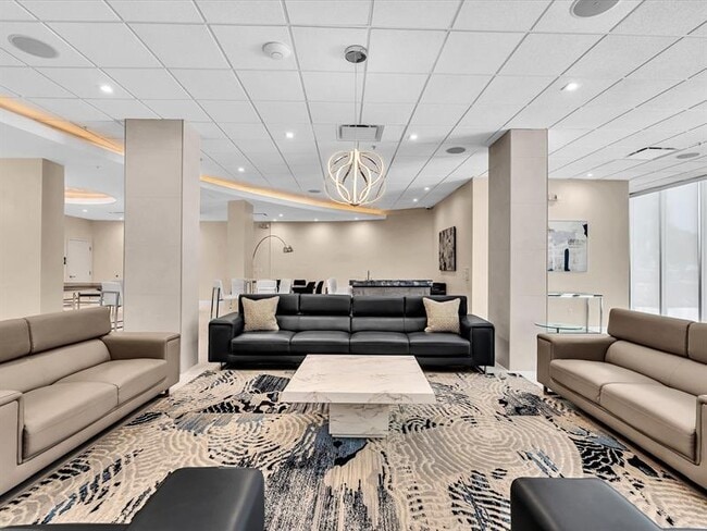 Building Photo - 3001 S Ocean Dr