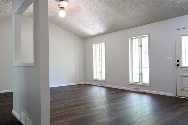 Building Photo - 17051 Lemming Ln