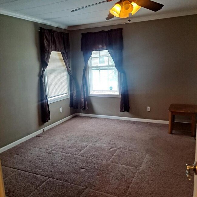 Building Photo - 120 Santa Lucia Dr