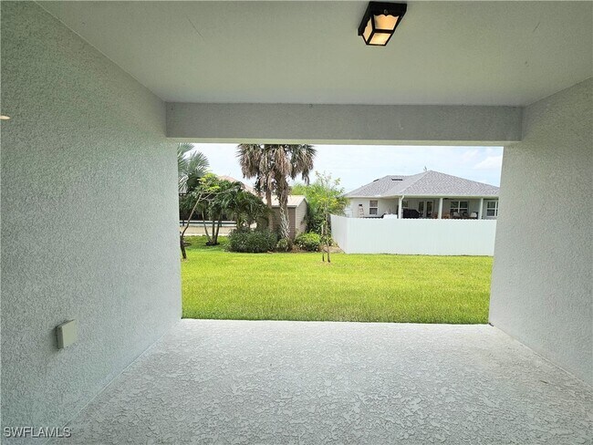 Building Photo - 1426 NE 34th St