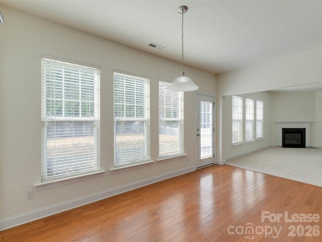 Building Photo - 12926 Union Square Dr