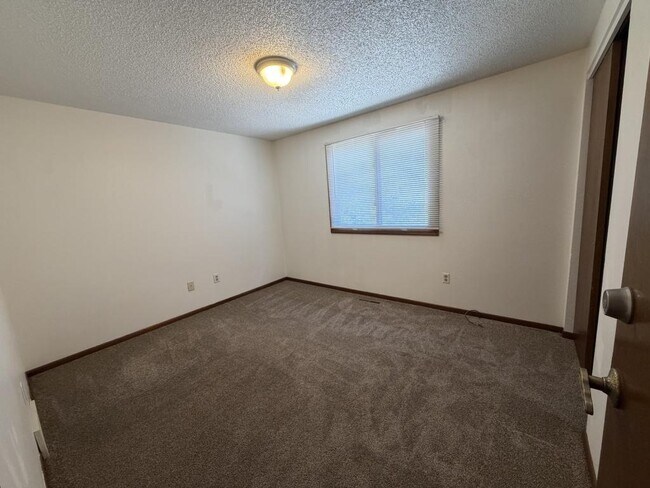 Building Photo - 418 Mulberry Dr