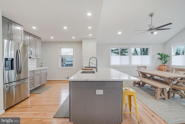 Building Photo - 6812 Beechview Dr