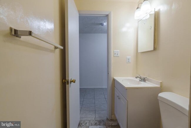 Building Photo - 12 Casey Ct