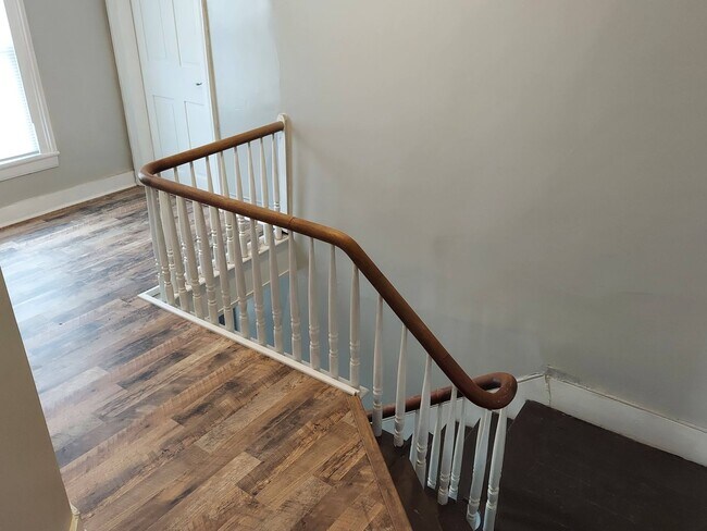 Building Photo - 607 Winthrop St