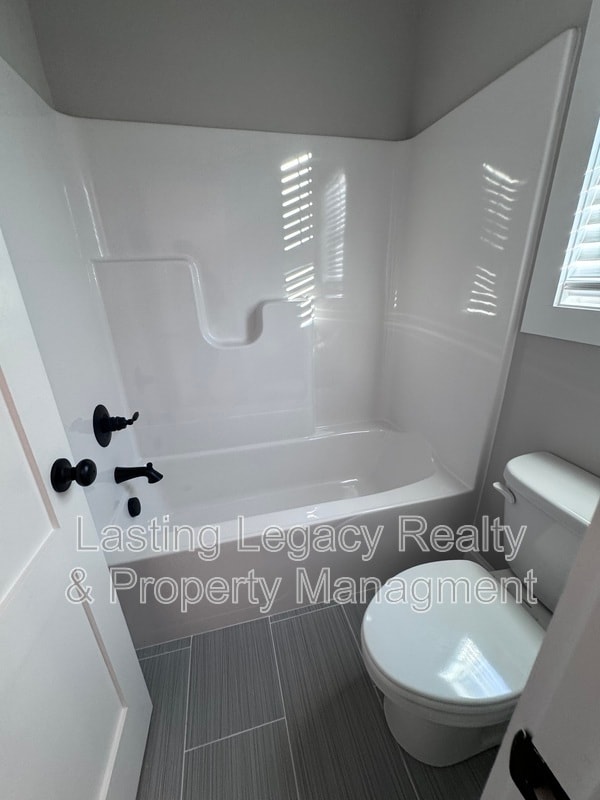 Building Photo - 2566 NC-801