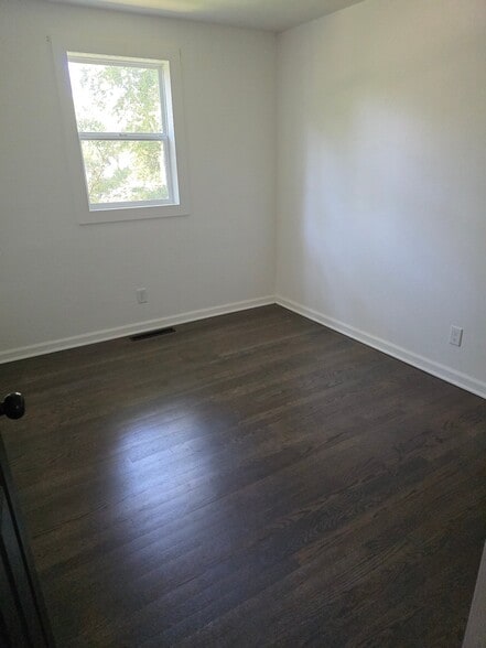 Building Photo - 5419 Ridgeway Ave