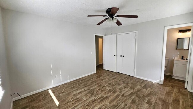 Building Photo - 1220 N Warren Ave