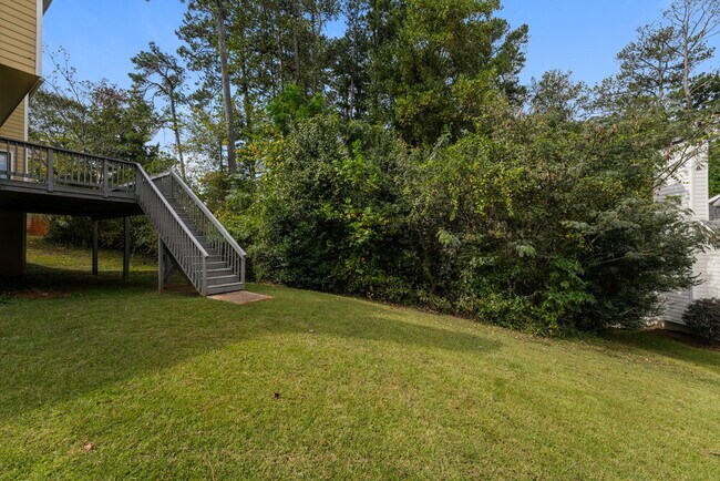 Building Photo - 1484 Yorktown Dr NW