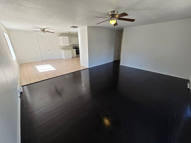 Building Photo - Nice size 4 Bedroom  2 Bath with 2 living ...
