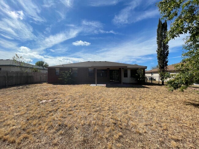 Building Photo - 2806 Derby Dr