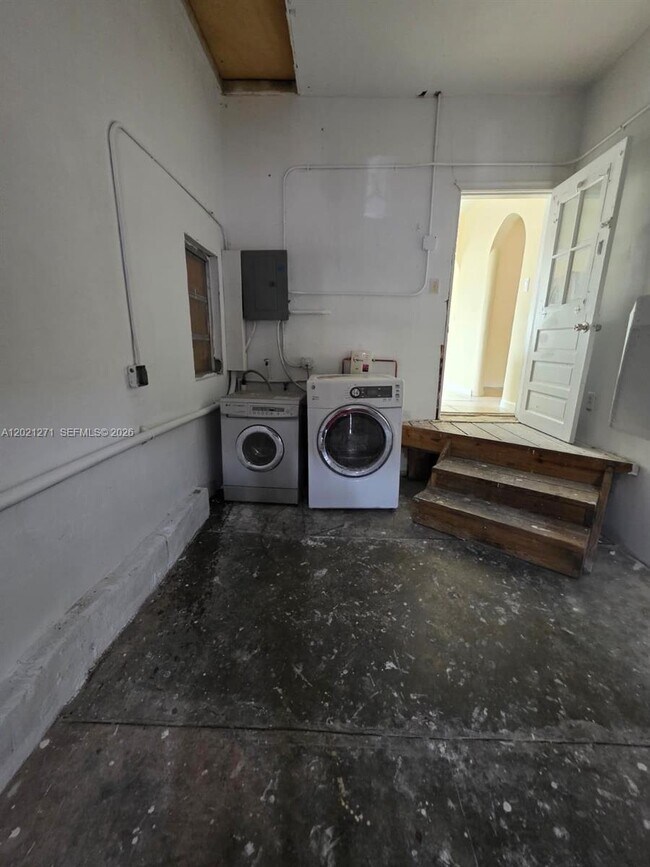 Building Photo - 315 NW 53rd St