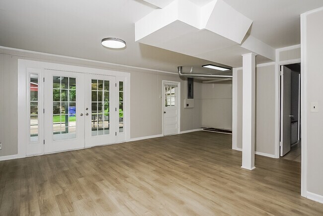 Building Photo - 7704 Logan Dr SW