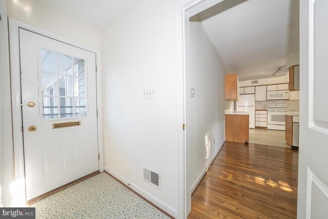 Building Photo - 205 Pennswood Rd