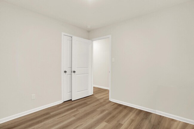 Building Photo - 4489 Beacon Hls Dr