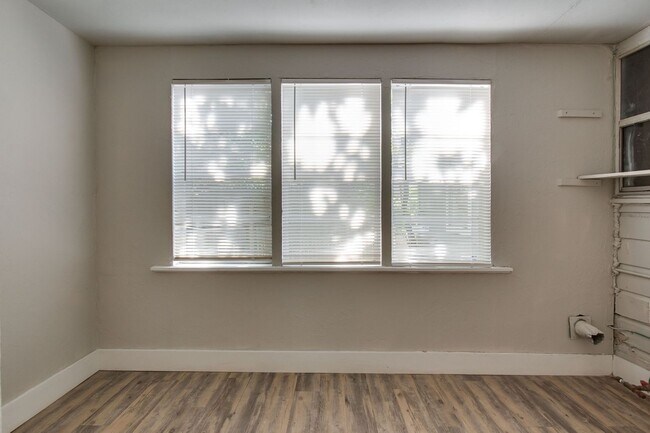 Building Photo - Remodeled 3-Bedroom Home with Spacious Patio & Deck!