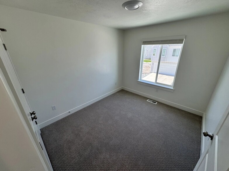 Building Photo - 526 S 1215 W