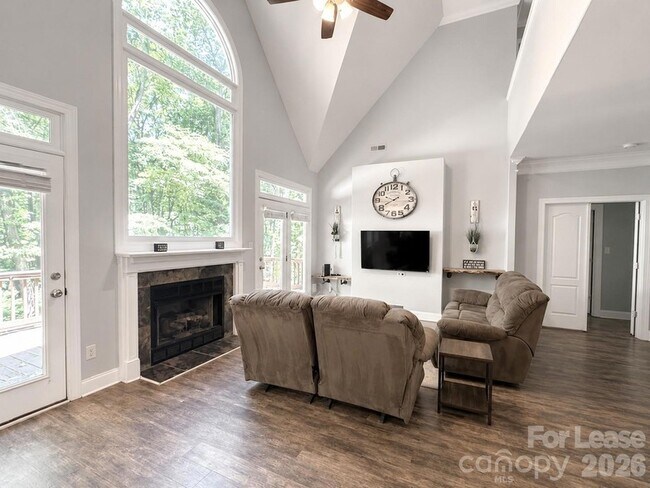Building Photo - 6629 Tuskan Dr