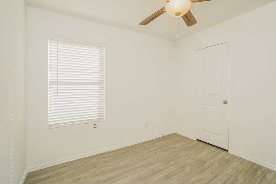 Building Photo - 14735 Brandy Brk