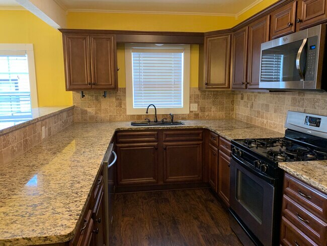 Granite countertops - 3425 NW 21st St