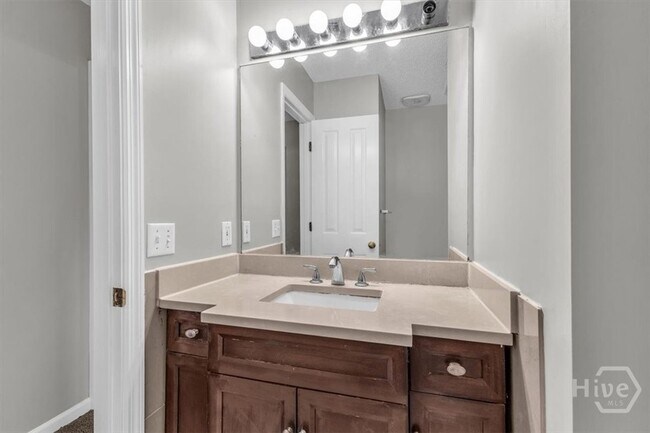 Building Photo - 138 Penn Station