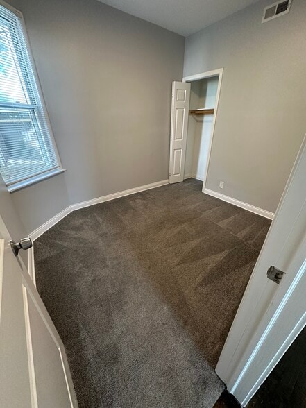 Building Photo - 3733 W Addison St