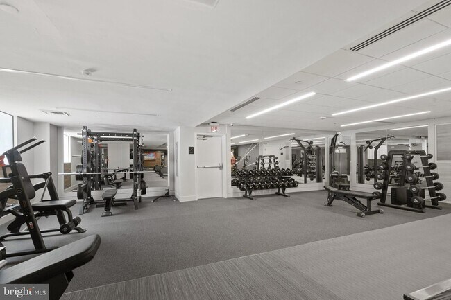 Building Photo - 616 E Street NW Unit 246