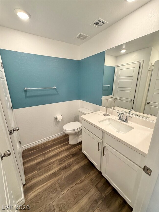 Building Photo - 20 Barbara Ln